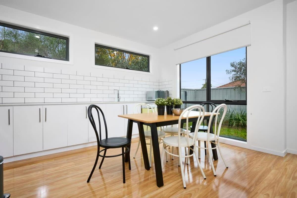 Вилла Contemporary Urban Escape Braybrook Экстерьер фото