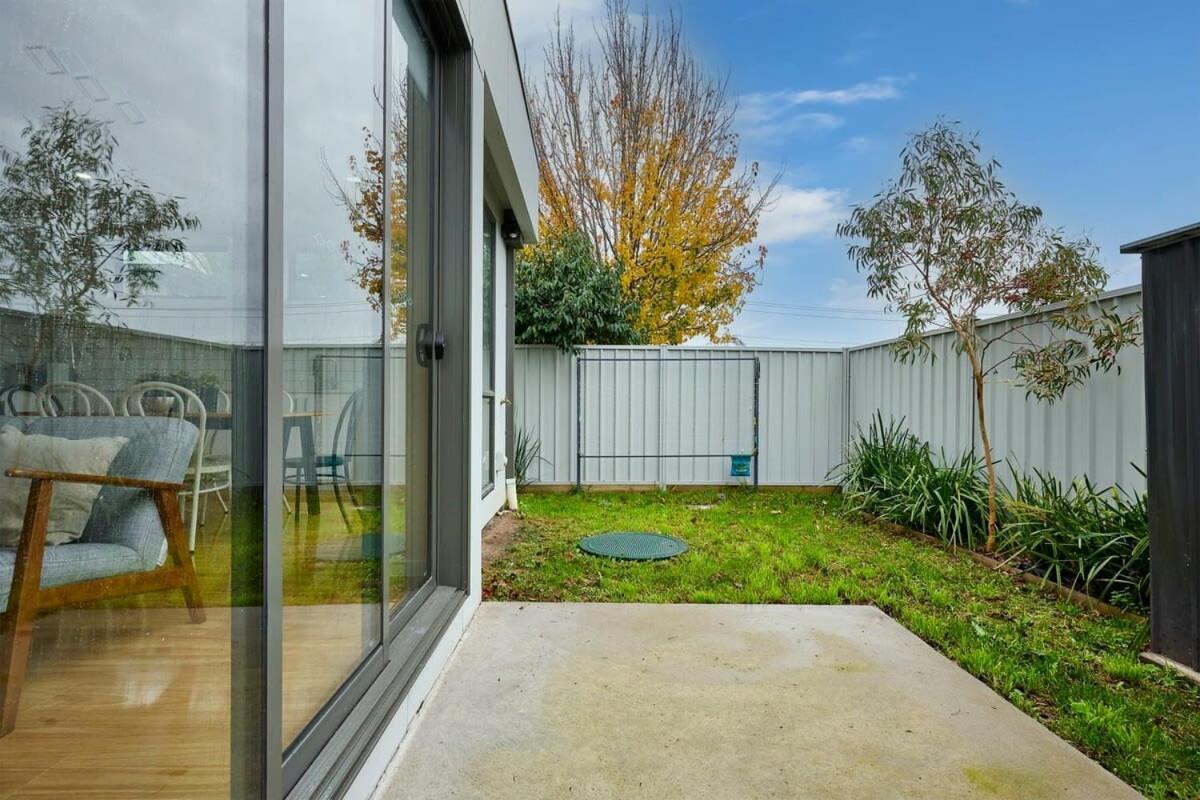 Вилла Contemporary Urban Escape Braybrook Экстерьер фото